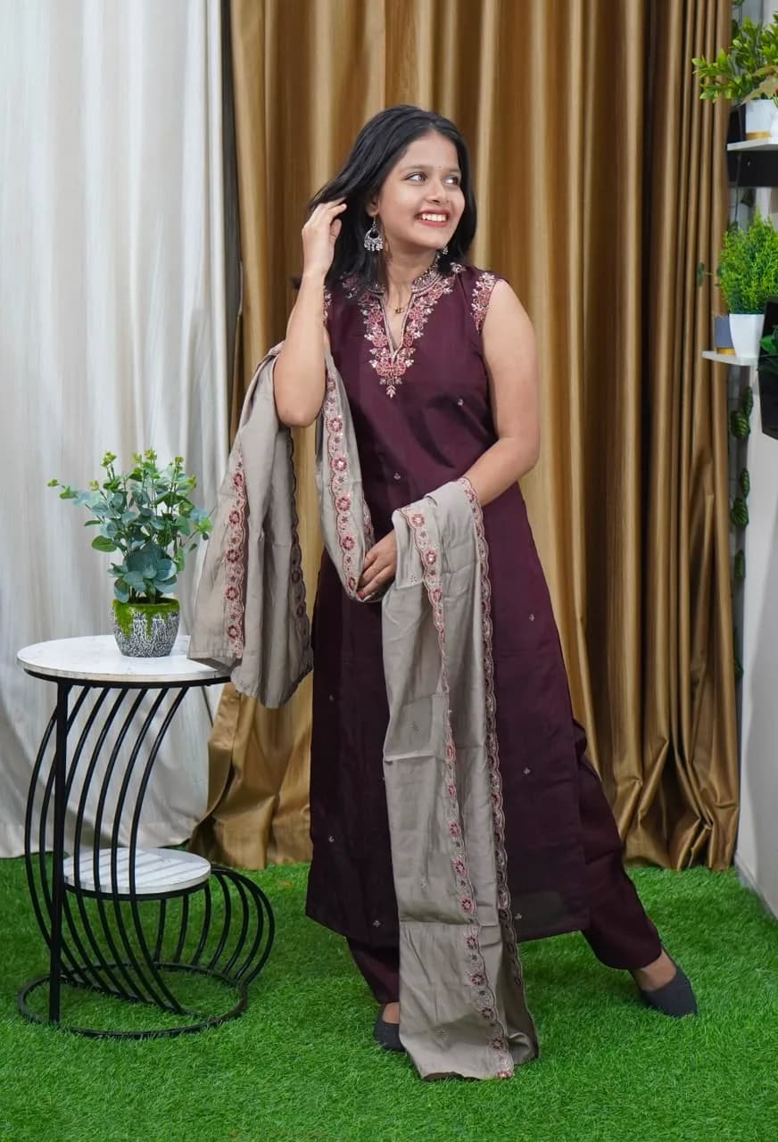 KURTIS SET