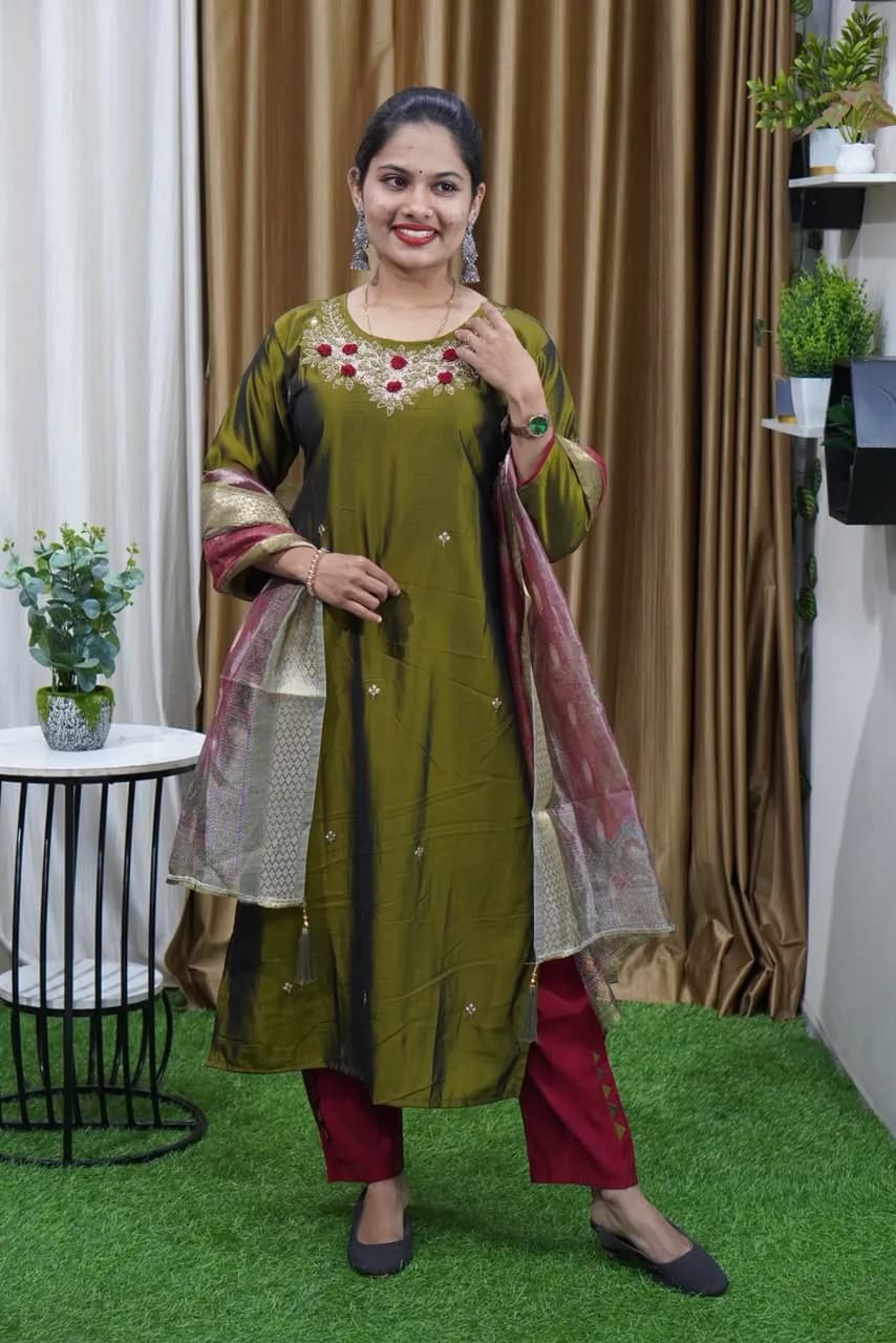 KURTIS SET