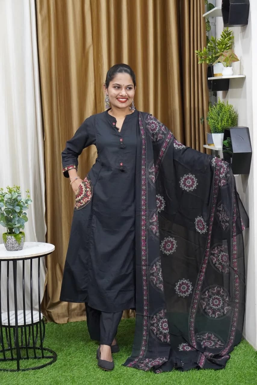 KURTIS SET